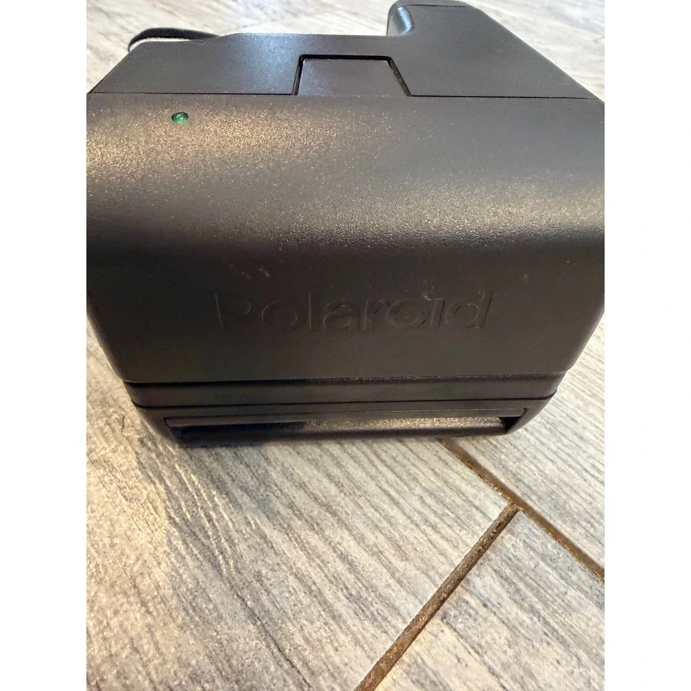 Polaroid OneStep 600 Instant Film Camera Vintage Point and Shoot Photo 90s Y2K